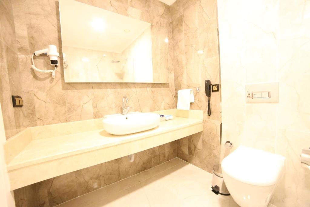 Афьон-Карахисар: Ema Ozturk Thermal Hotel