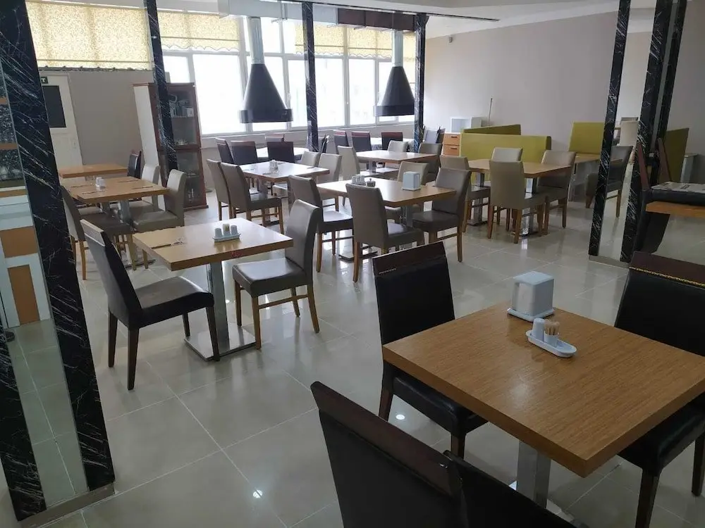 Ван: Athena Life Hotel