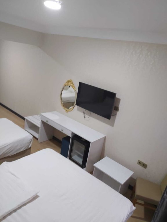 Ван: Athena Life Hotel