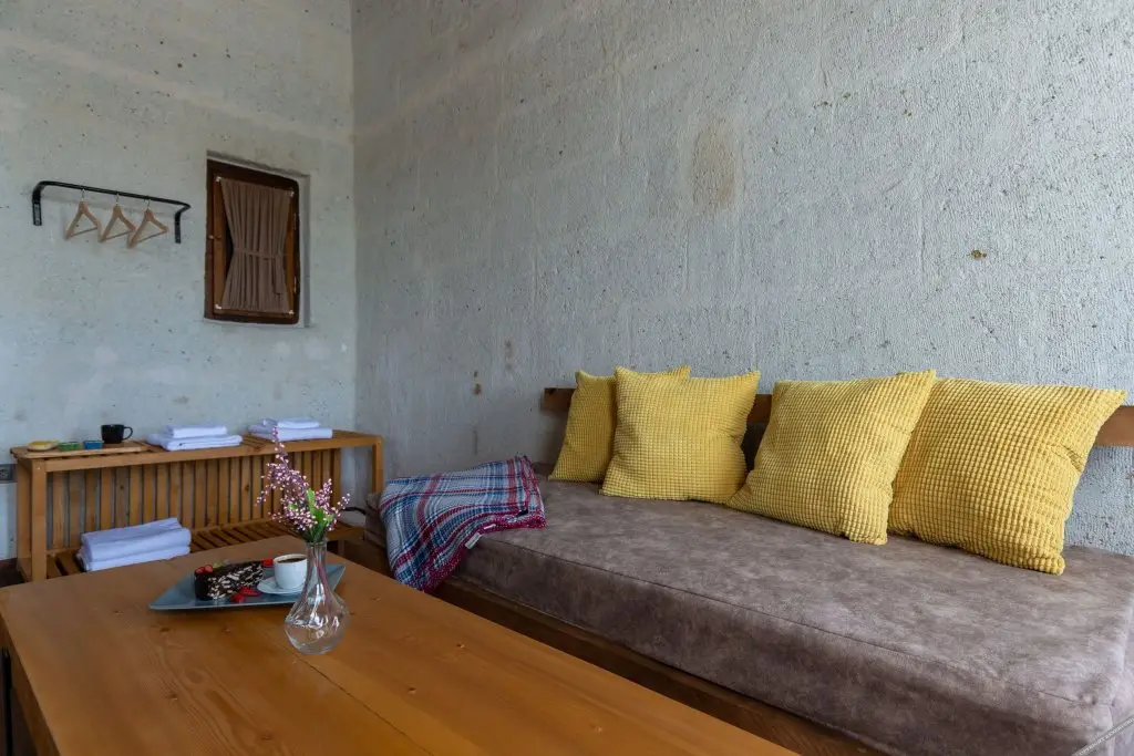 Аванос: Lemon Cave Suites And Coffee House