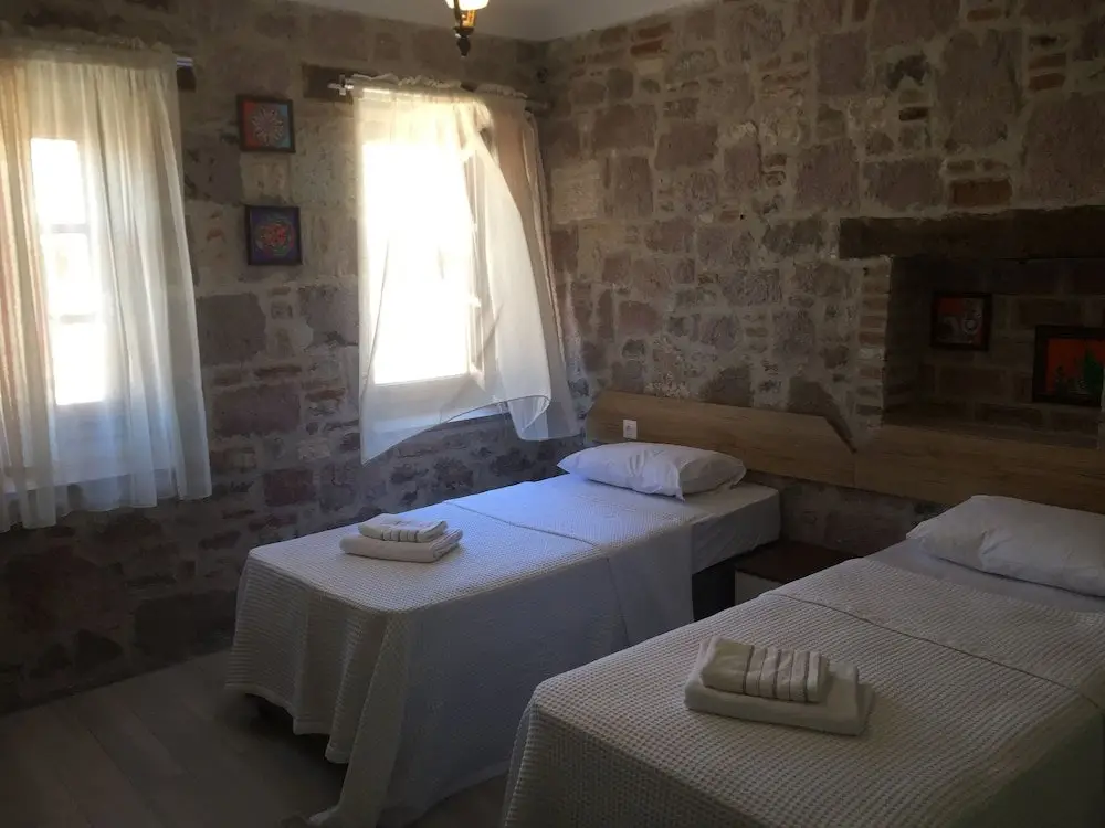 Айвалык: Hayat Alti Otel