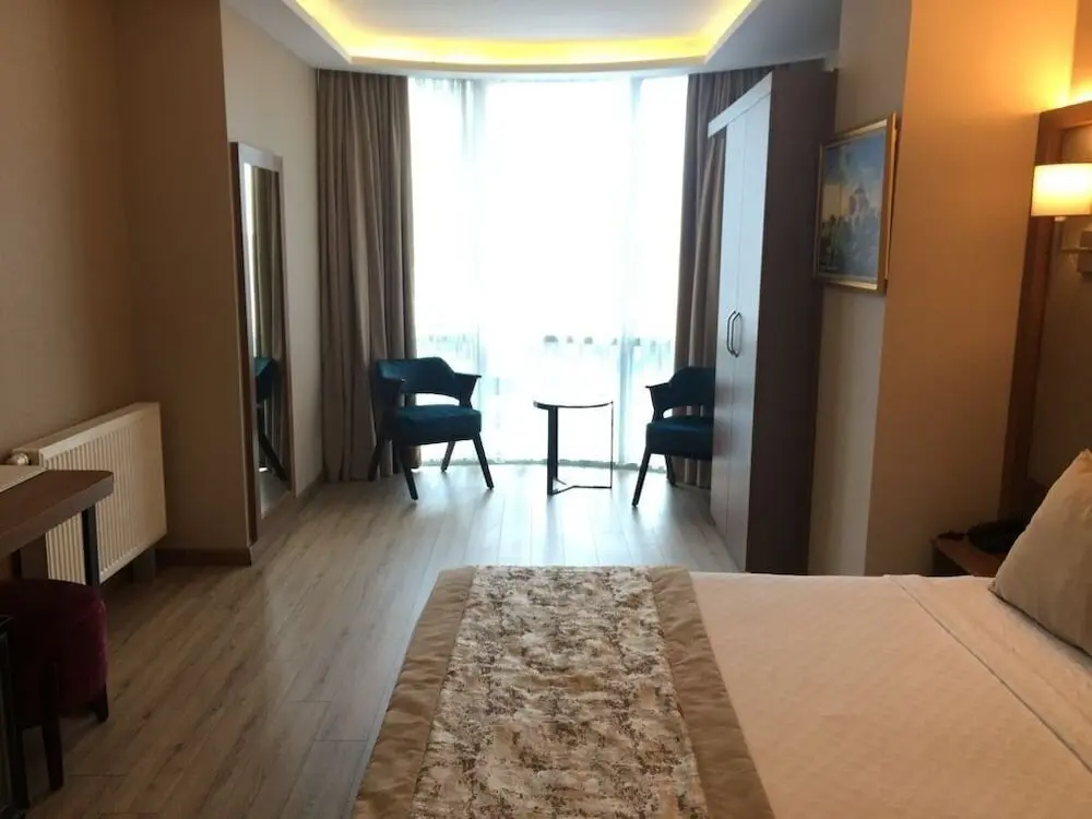 Арнавуткёй: Istport Hotel
