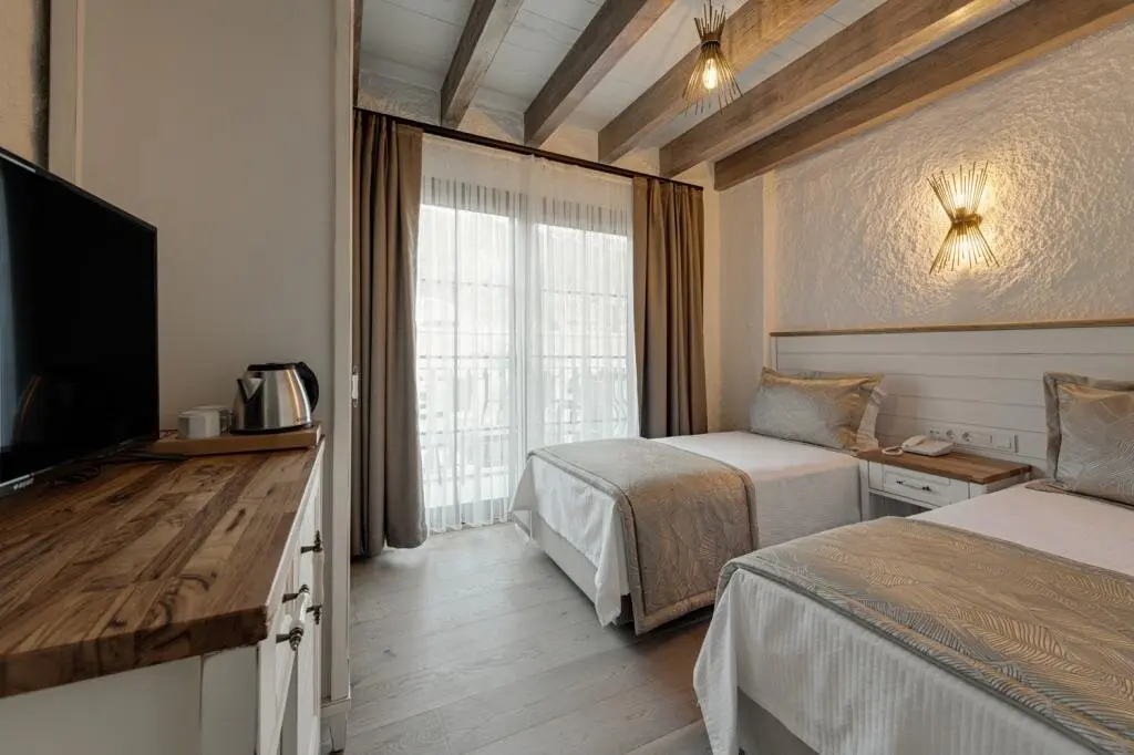 Чешме: Atrium Taş Otel