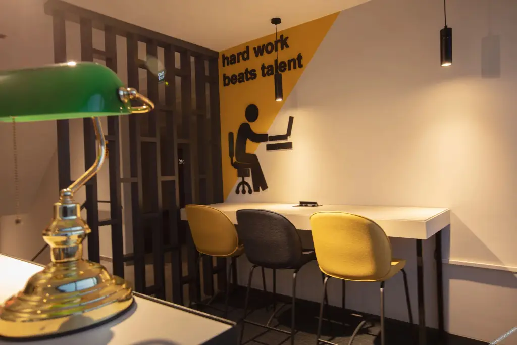 Эдремит: Valent Otel Business