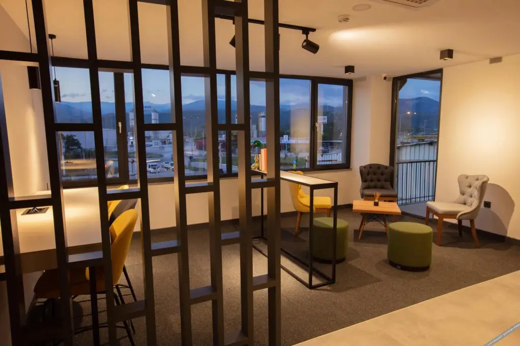Эдремит: Valent Otel Business