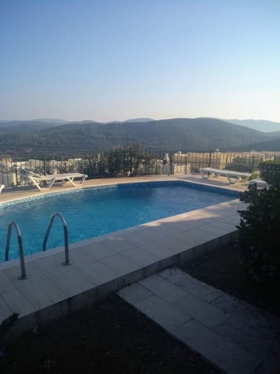 Милас: Stunning 4 Bedroom Private Villa - With Pool