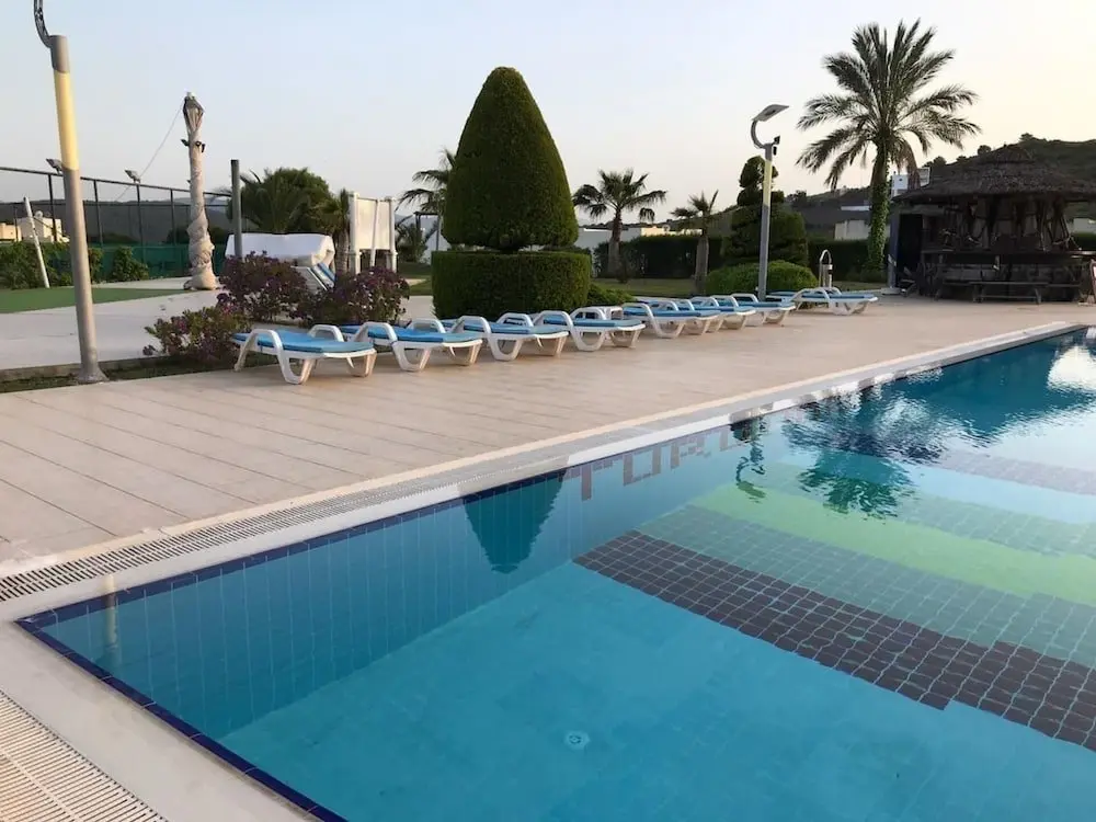Милас: Stunning 4 Bedroom Private Villa - With Pool