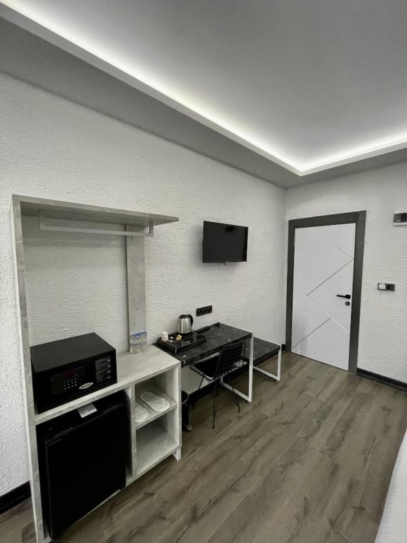 Арнавуткёй: Melanj Airport Hotel