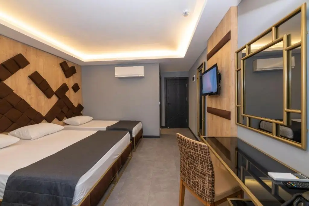 Fly And Stay Airport Hotel — фото 1