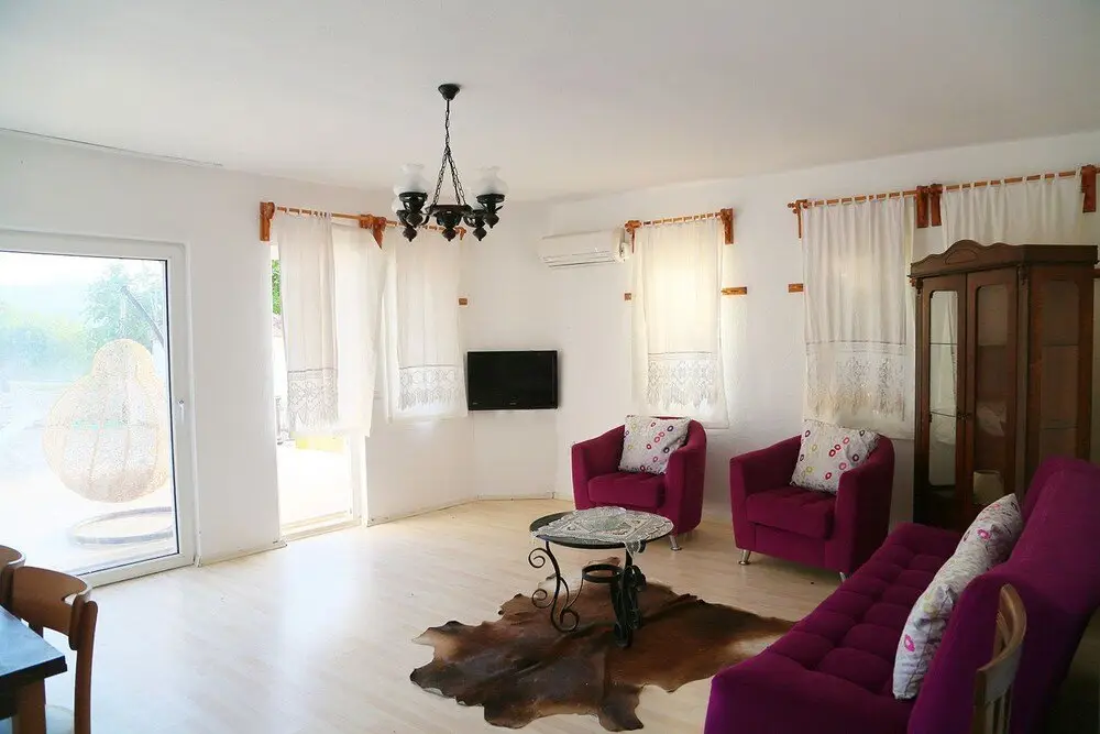 Гокова: Ova Suites