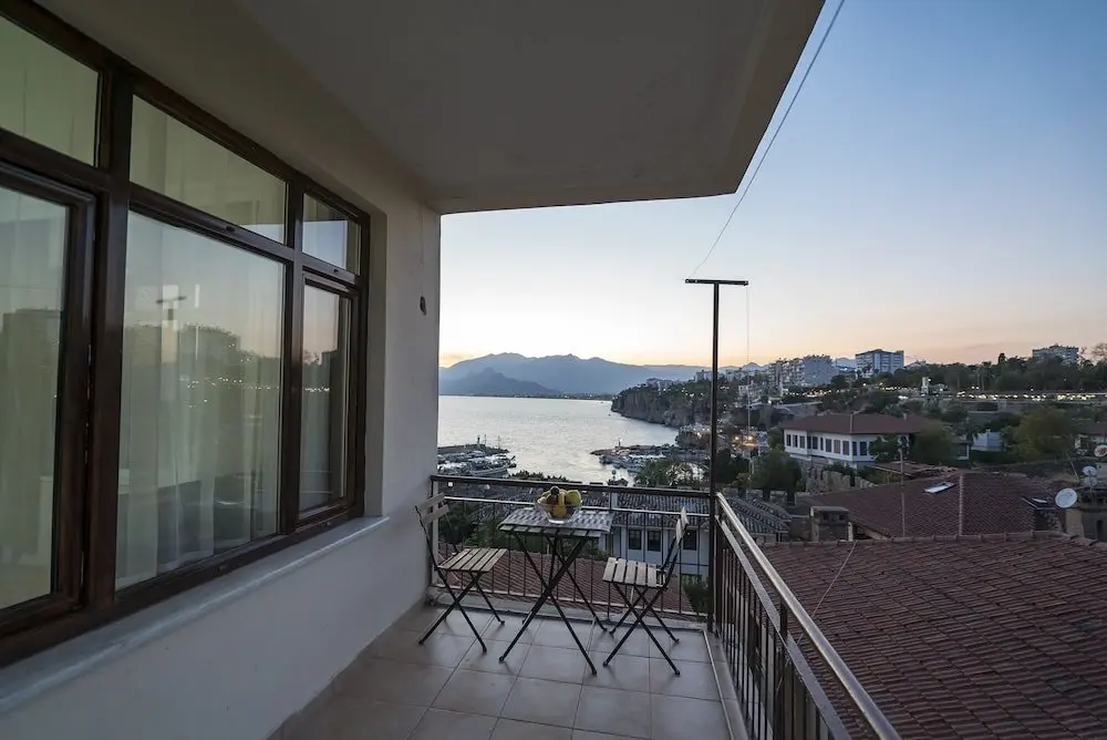 Анталья: Nazende_beautiful Sea View Flat in Lovely Old Town