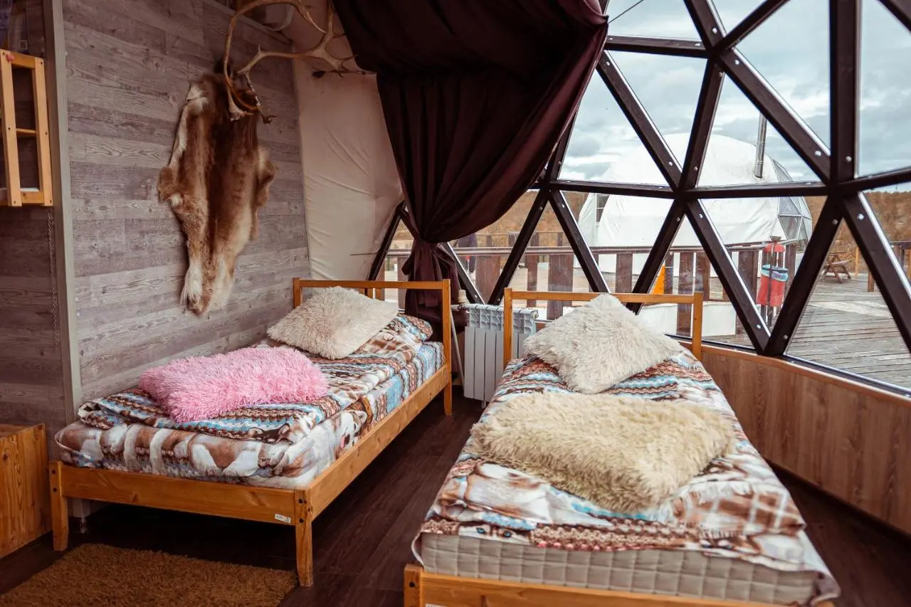Мурманск: Глэмпинг Aurora Village Murmansk