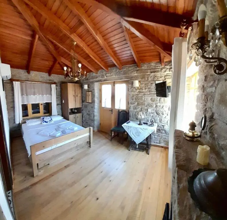 Зейтинликой: Sari Keçi̇ Taş Otel