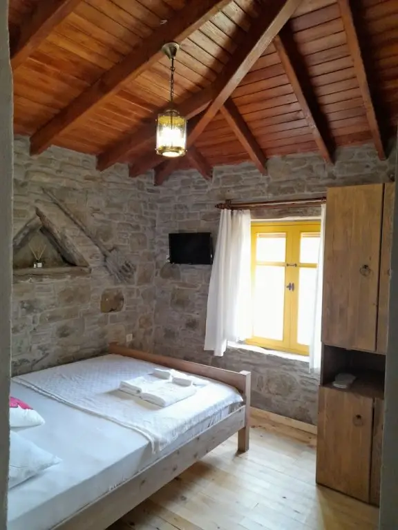 Зейтинликой: Sari Keçi̇ Taş Otel