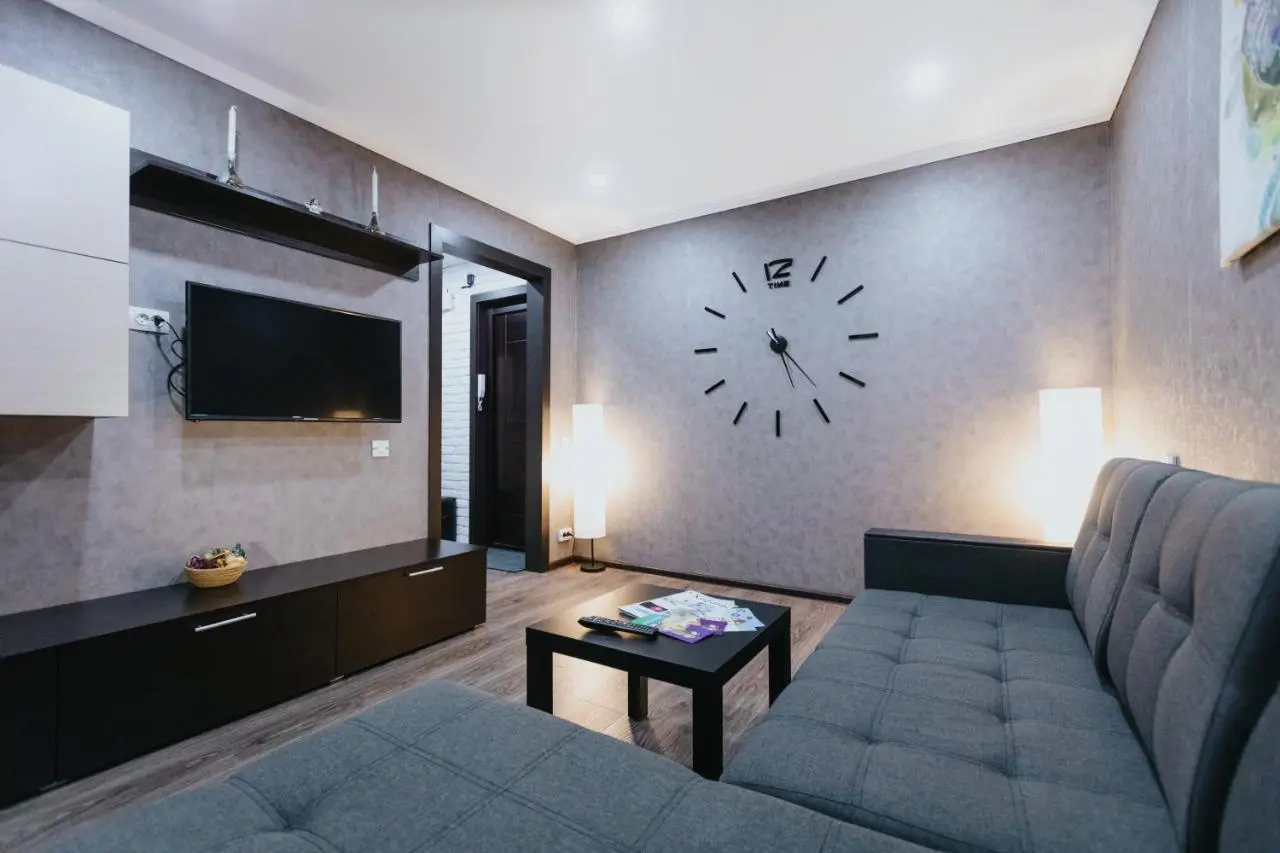 Апатиты: Apartamienty na Dzierzhinskogho 11