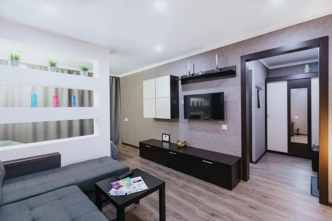 Апатиты: Apartamienty na Dzierzhinskogho 11
