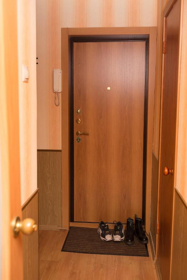 Мурманск: Polar Bear Apartments Karla Marxa 55