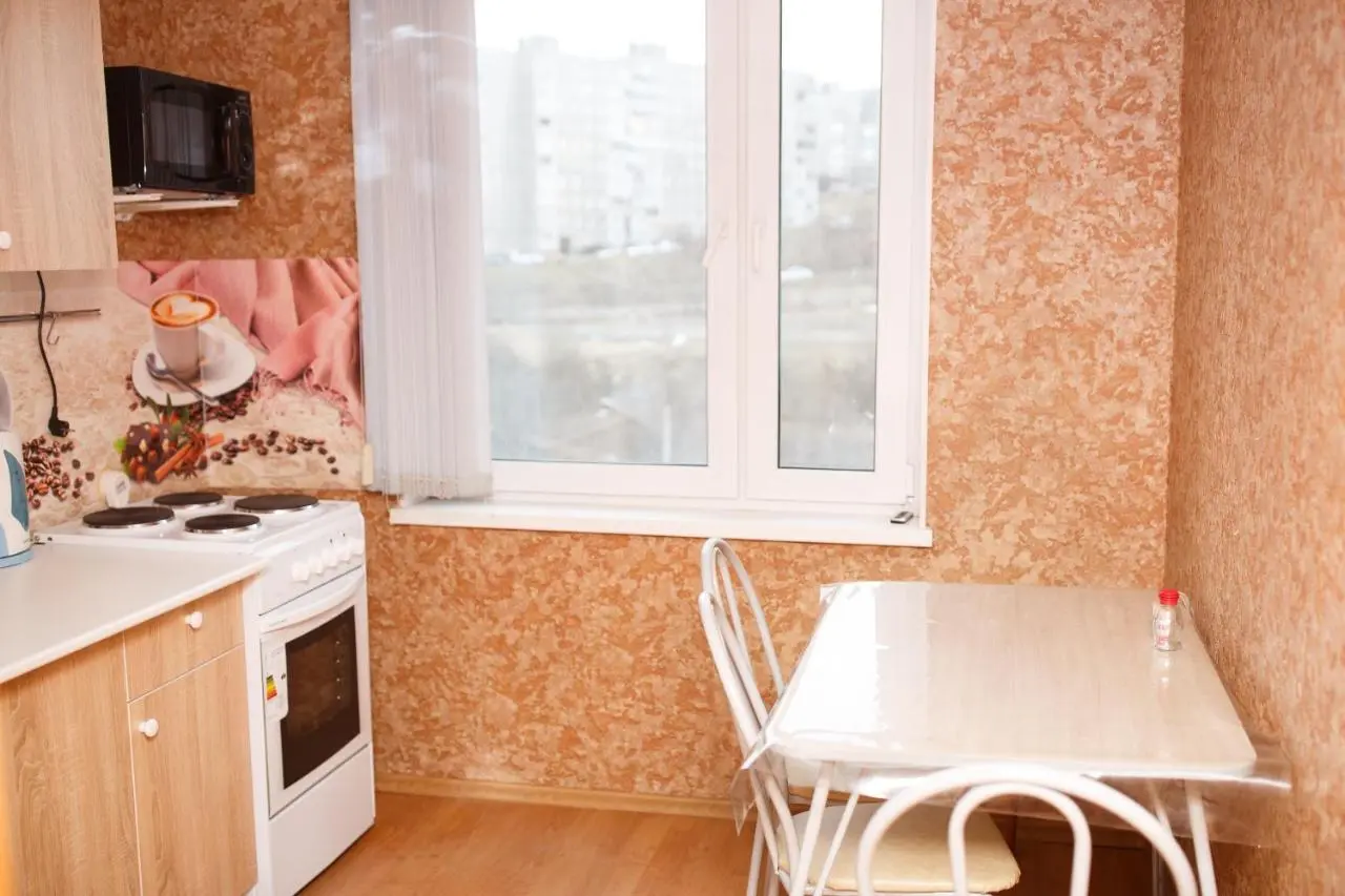Мурманск: Polar Bear Apartments Karla Marxa 55