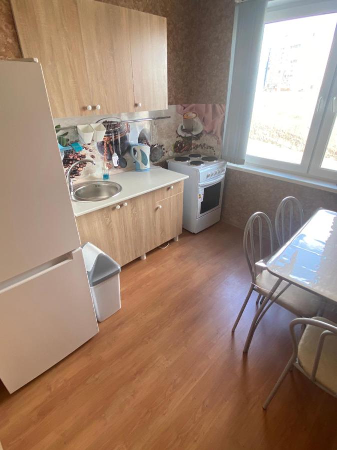 Мурманск: Polar Bear Apartments Karla Marxa 55