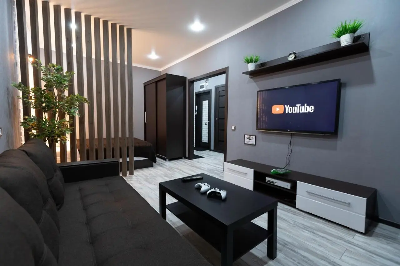 Апатиты: Apartament on Bredova 32