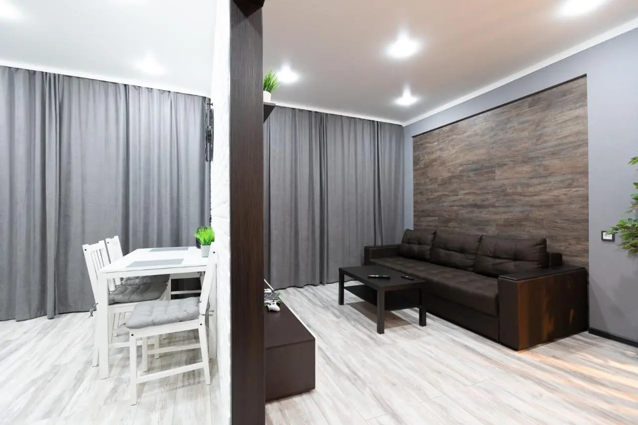 Апатиты: Apartament on Bredova 32