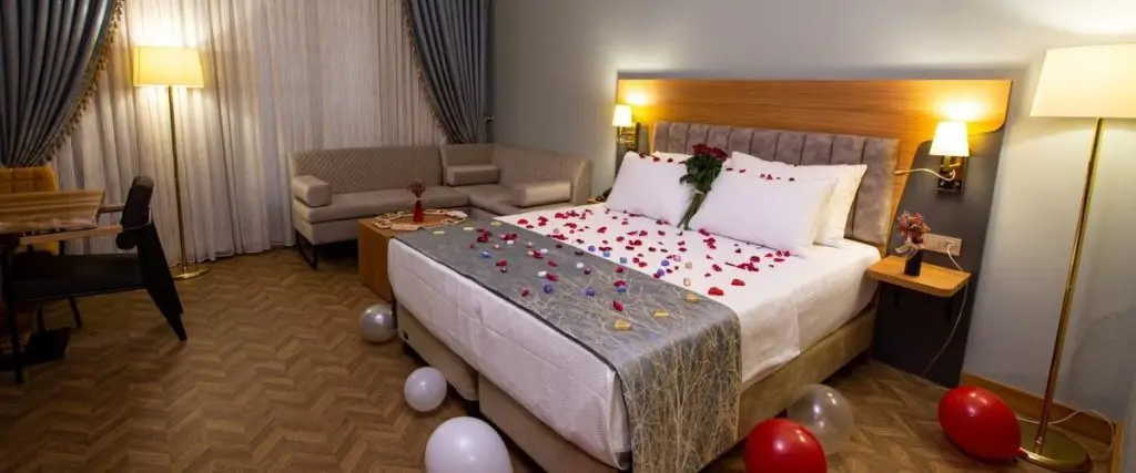 Батман: Grand White Hotel