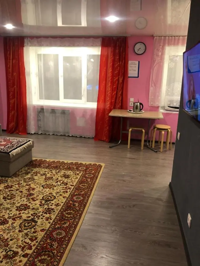 Мончегорск: Апартаменты на пр. ленина 7/42