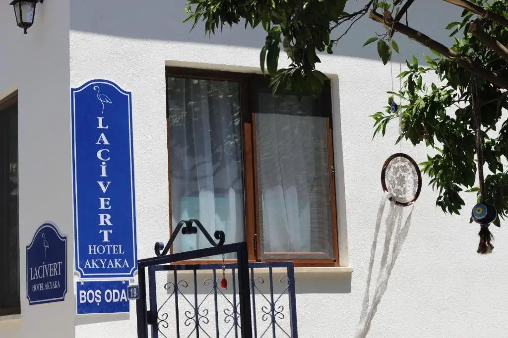 Акьяка: Lacivert Otel Akyaka