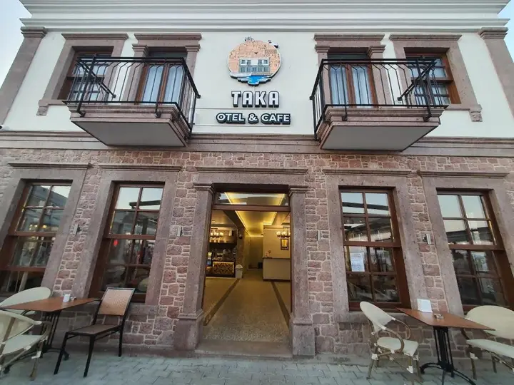 Айвалык: Cunda Taka