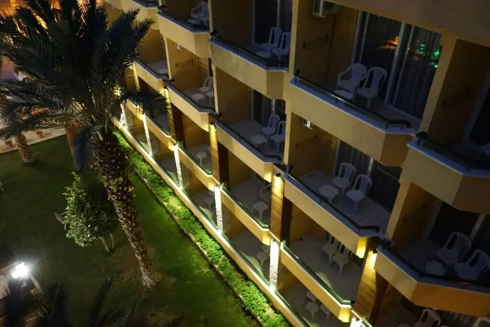 Айвалык: Varol Otel