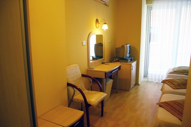 Айвалык: Işık Otel