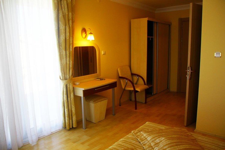 Айвалык: Işık Otel