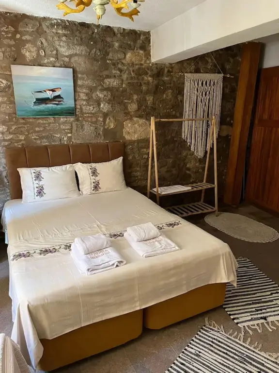 Айвалык: Serenita Taş Konak Otel