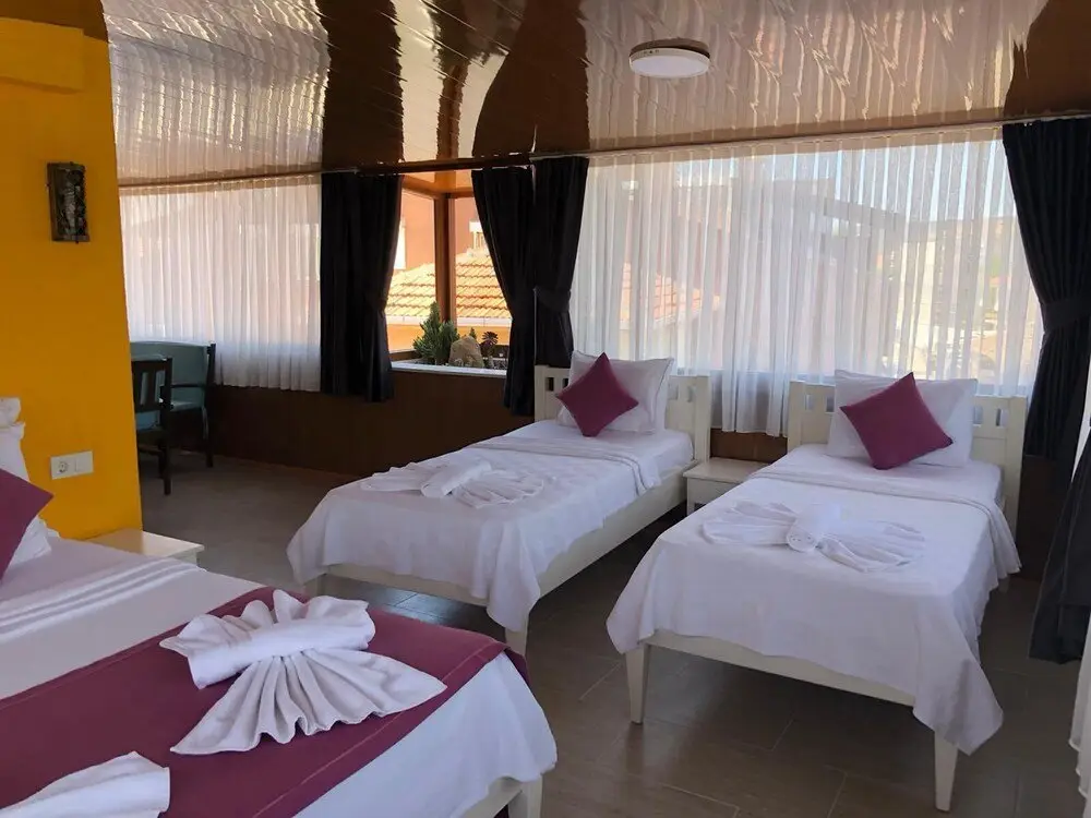 Айвалык: Bade Otel