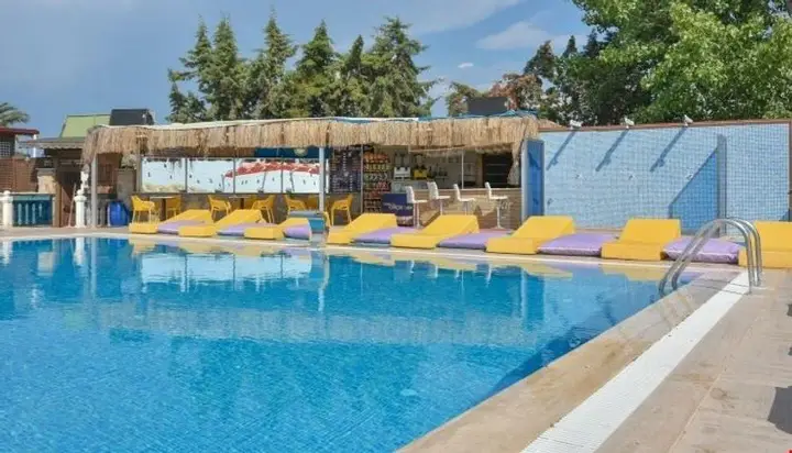 Бурхание: Yaşam Beach Otel