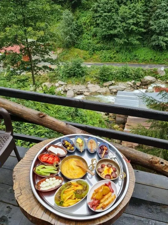 Чамлыхемшин: Ayder Guven Dag Evi