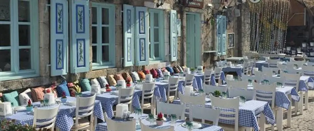 Чешме: Saki Alaçatı Otel & Meyhane