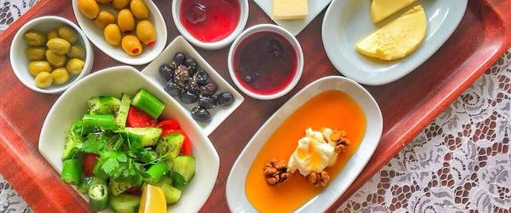 Чешме: Saki Alaçatı Otel & Meyhane