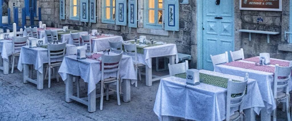 Чешме: Saki Alaçatı Otel & Meyhane