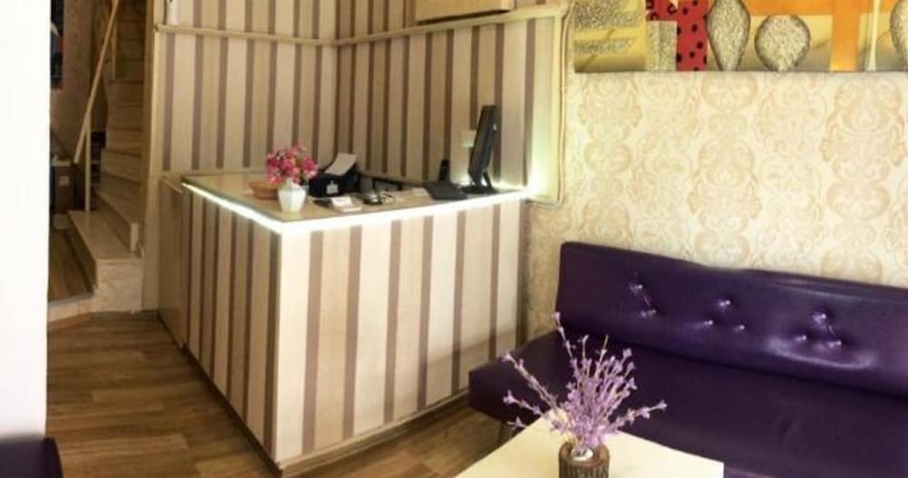 Чешме: Otel B