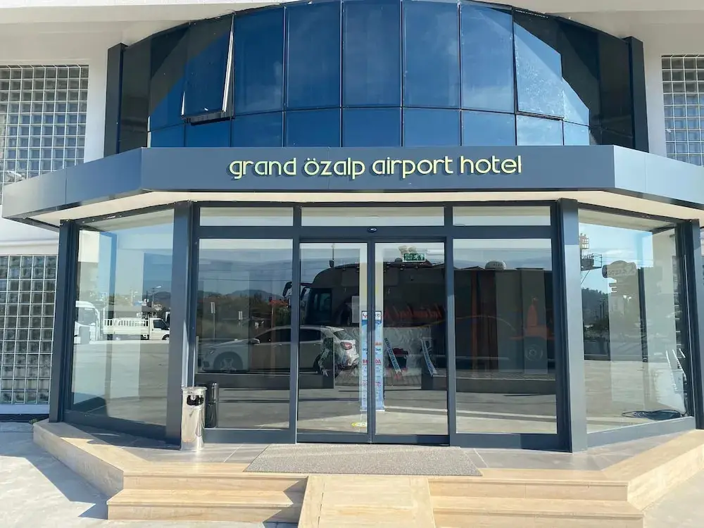 Grand Özalp Ai̇rport Hotel — фото 1