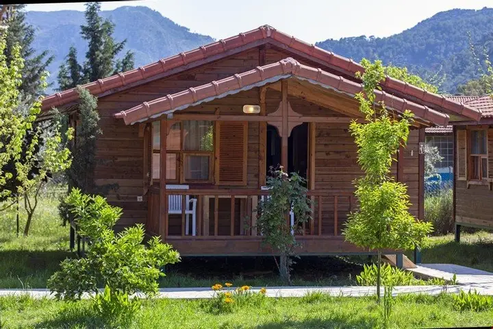 Чиралы: Wooden House Çıralı