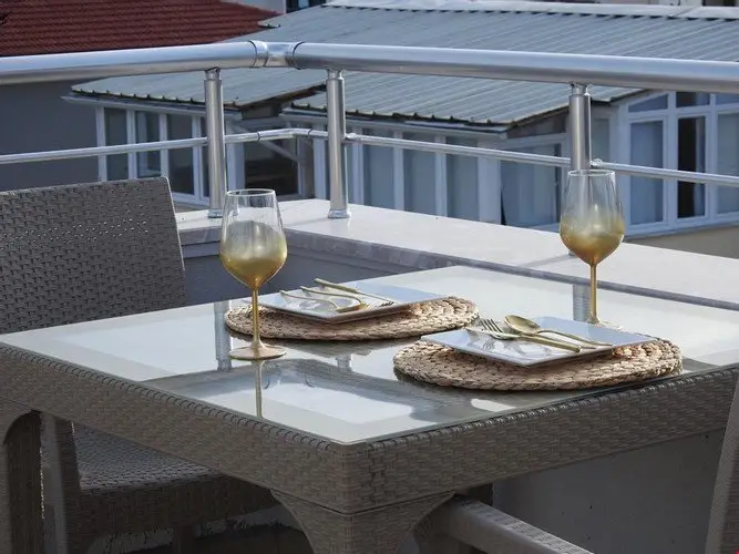 Чешмели: The House Otel