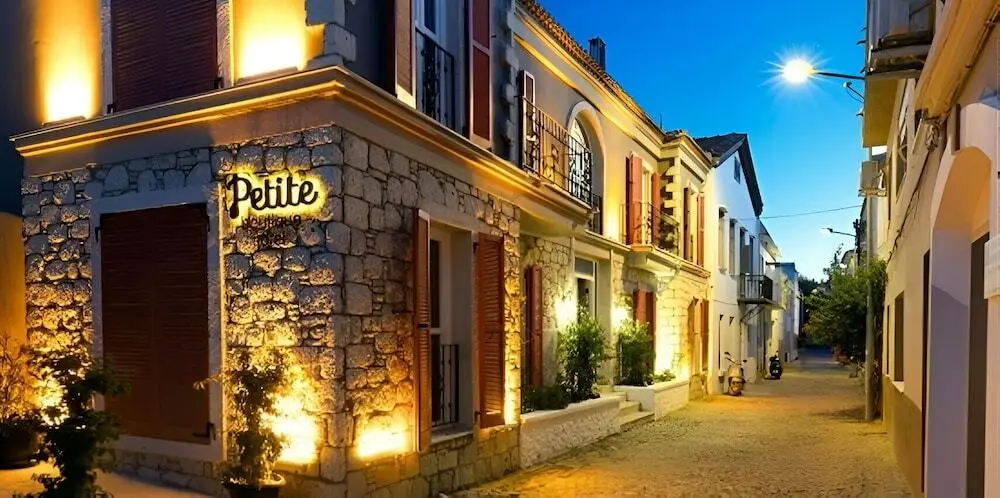 Чешме: Petite Boutique Apart Hotel