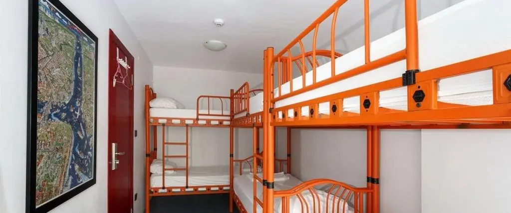 Стамбул: The Room Hostel