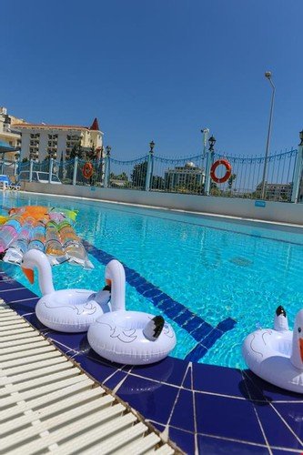 Капикири: Sunset Village Apart