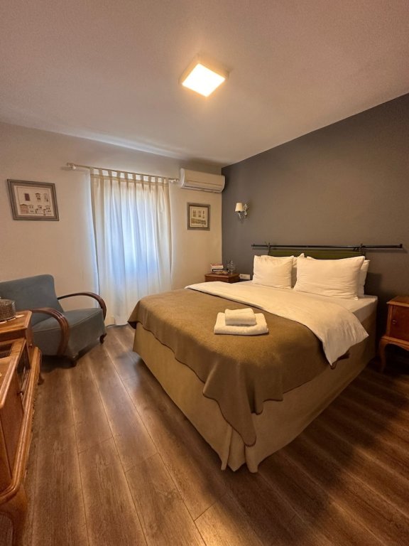 Урла: Beige Rooms