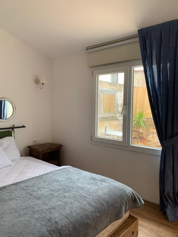 Урла: Beige Rooms