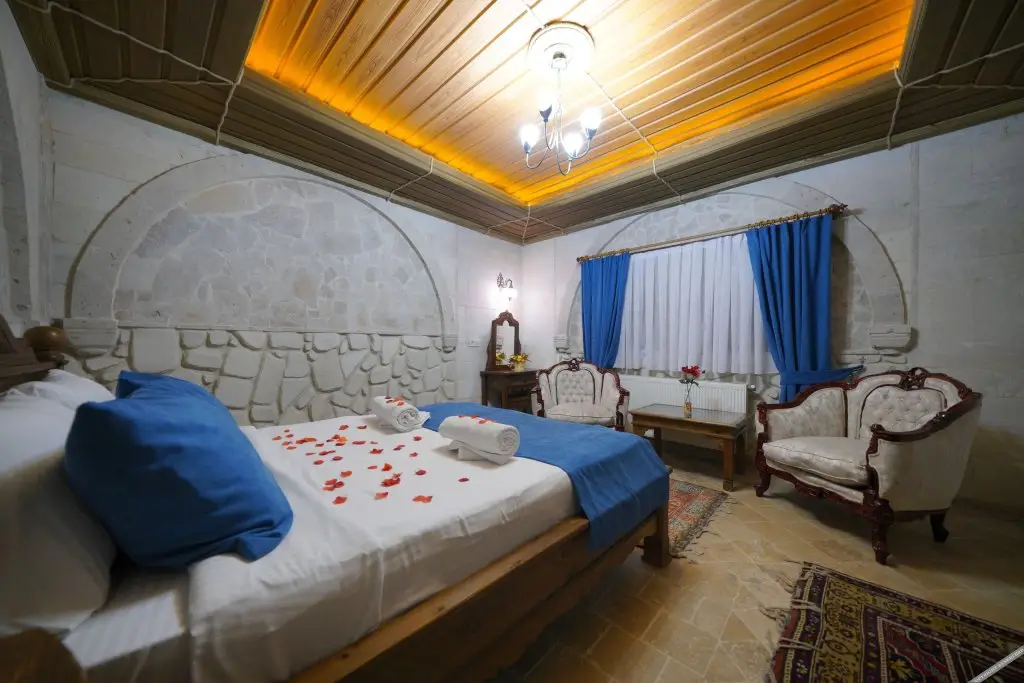 Гёреме: ShoeString Stone House