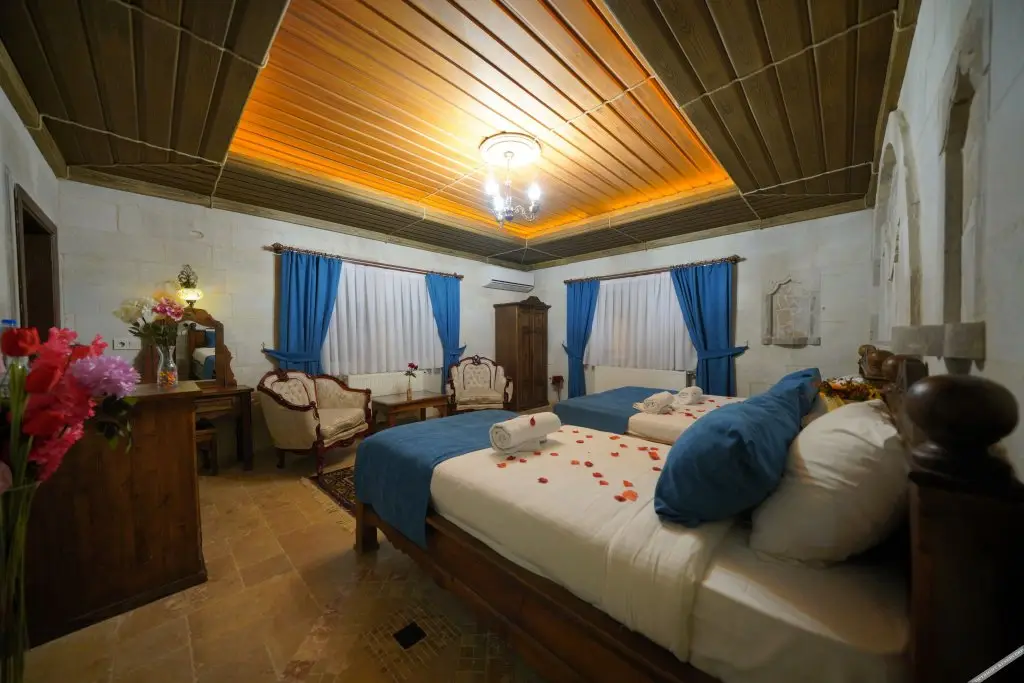 Гёреме: ShoeString Stone House